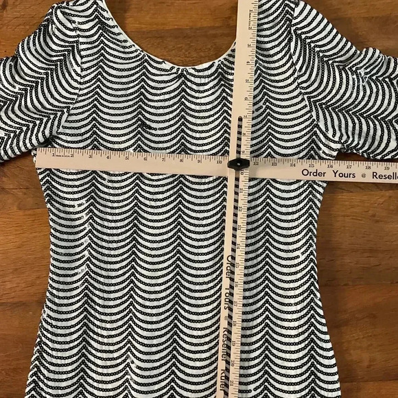 Lucy & Co Women Long-Sleeved Black | White Stripe Mini Dress With Sequins Sz M - Picture 4 of 8